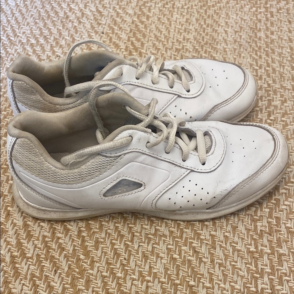 Girl’s White Cheer Shoes
